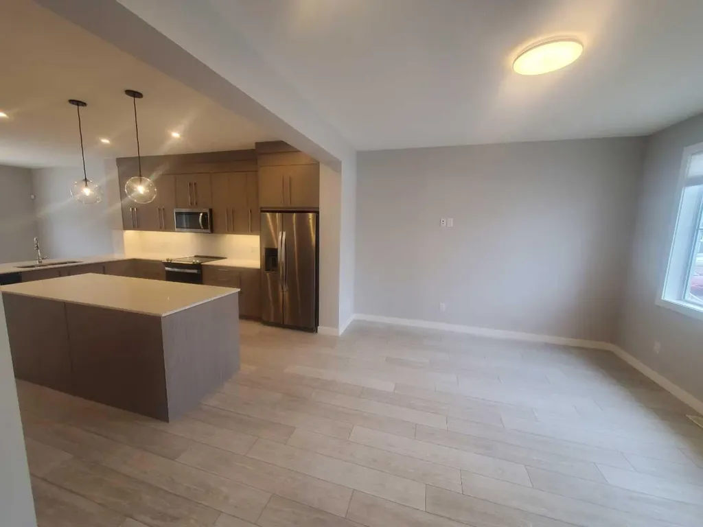 1045 West Lakeview Drive Chestermere AB T1X2T2