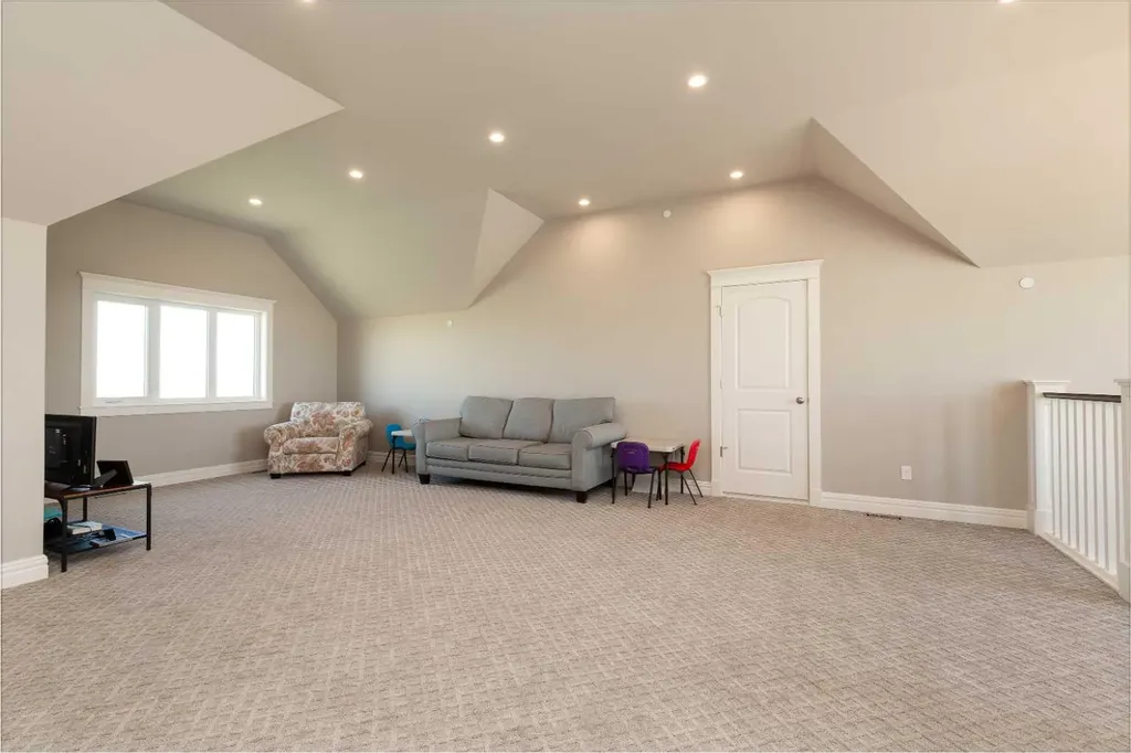 1 Edgemoor Way W Lethbridge AB T1J5R6