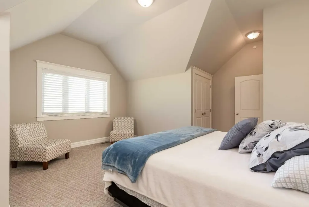 1 Edgemoor Way W Lethbridge AB T1J5R6