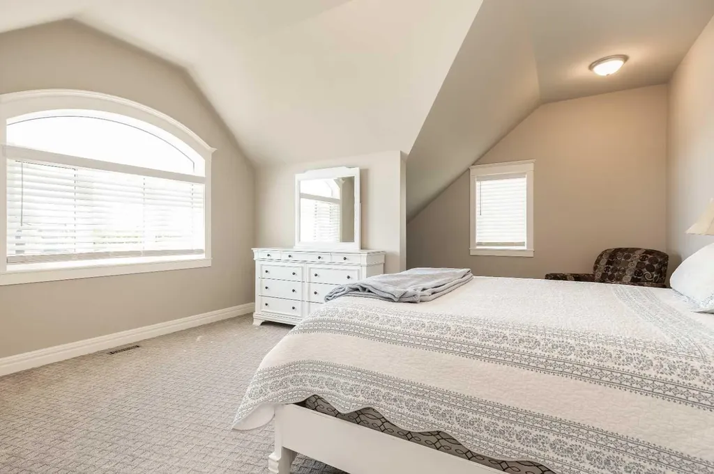 1 Edgemoor Way W Lethbridge AB T1J5R6
