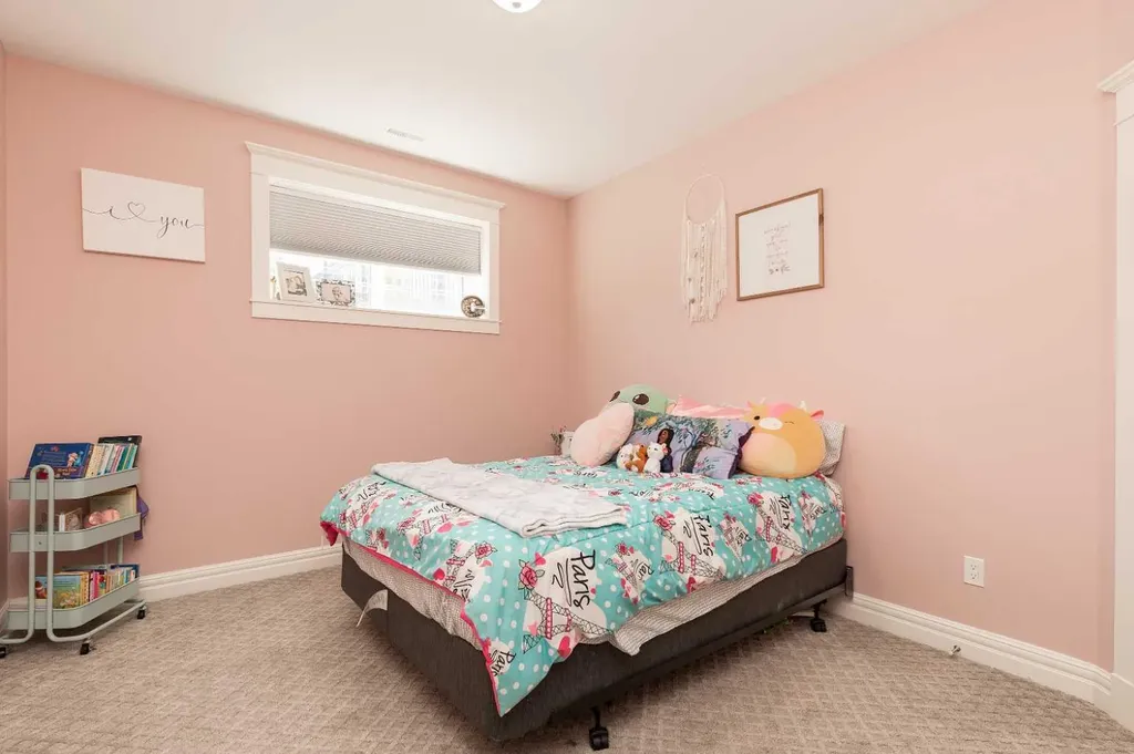 1 Edgemoor Way W Lethbridge AB T1J5R6