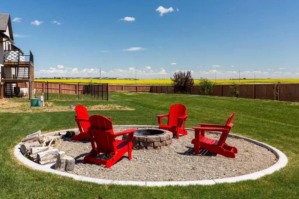 1 Edgemoor Way W Lethbridge AB T1J5R6