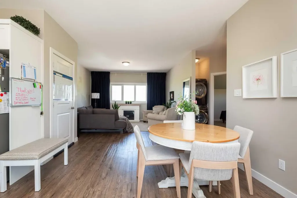 1 Edgemoor Way W Lethbridge AB T1J5R6