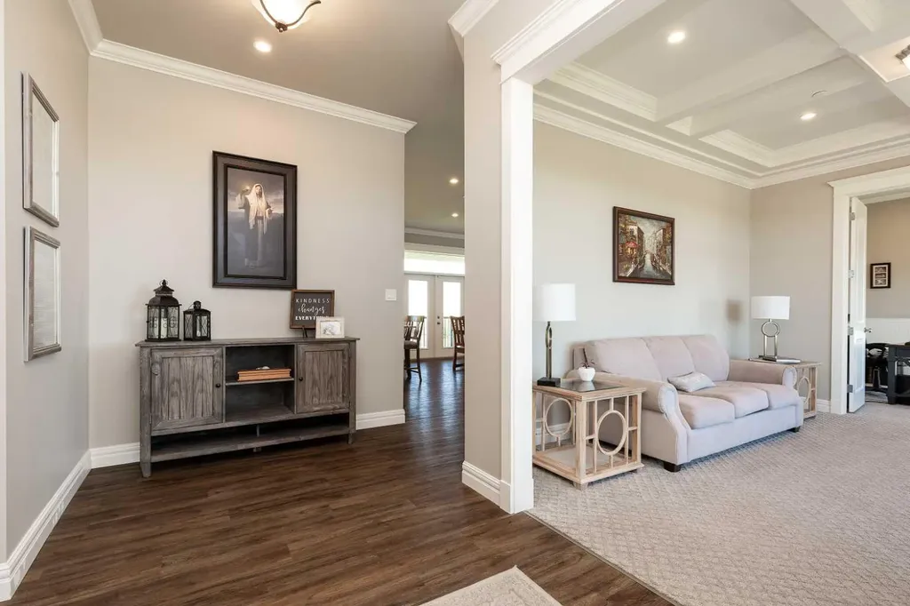 1 Edgemoor Way W Lethbridge AB T1J5R6