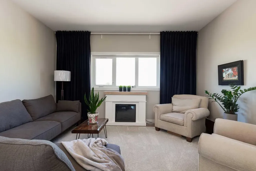 1 Edgemoor Way W Lethbridge AB T1J5R6