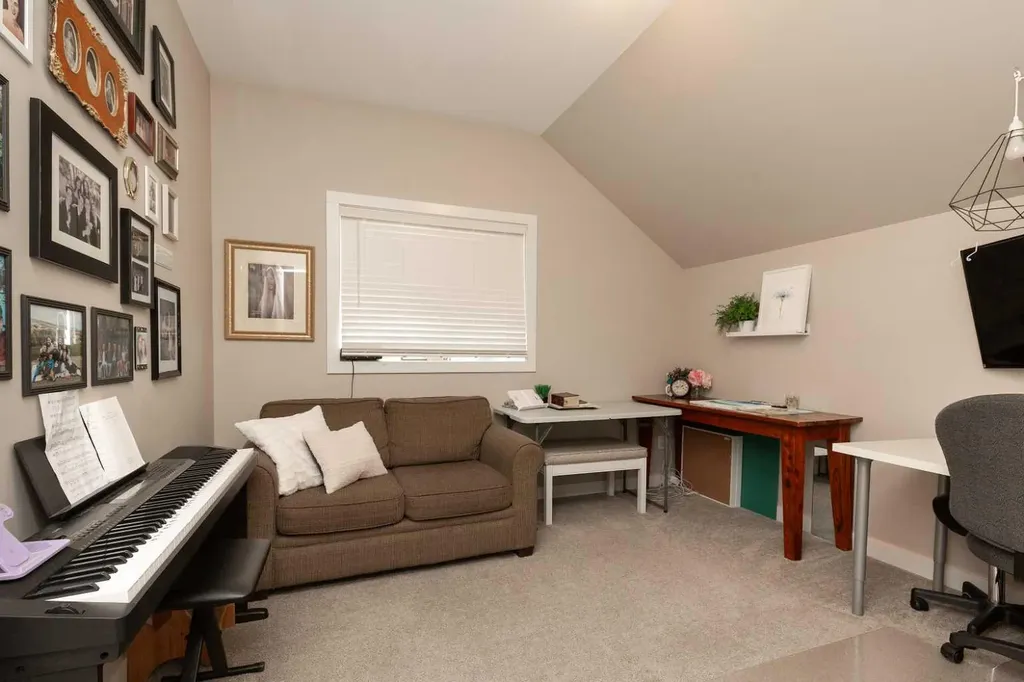 1 Edgemoor Way W Lethbridge AB T1J5R6