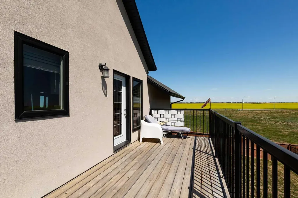 1 Edgemoor Way W Lethbridge AB T1J5R6