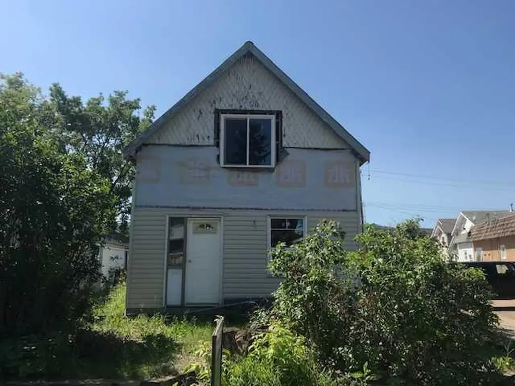 10306 101 Street Peace River AB T8S1K1