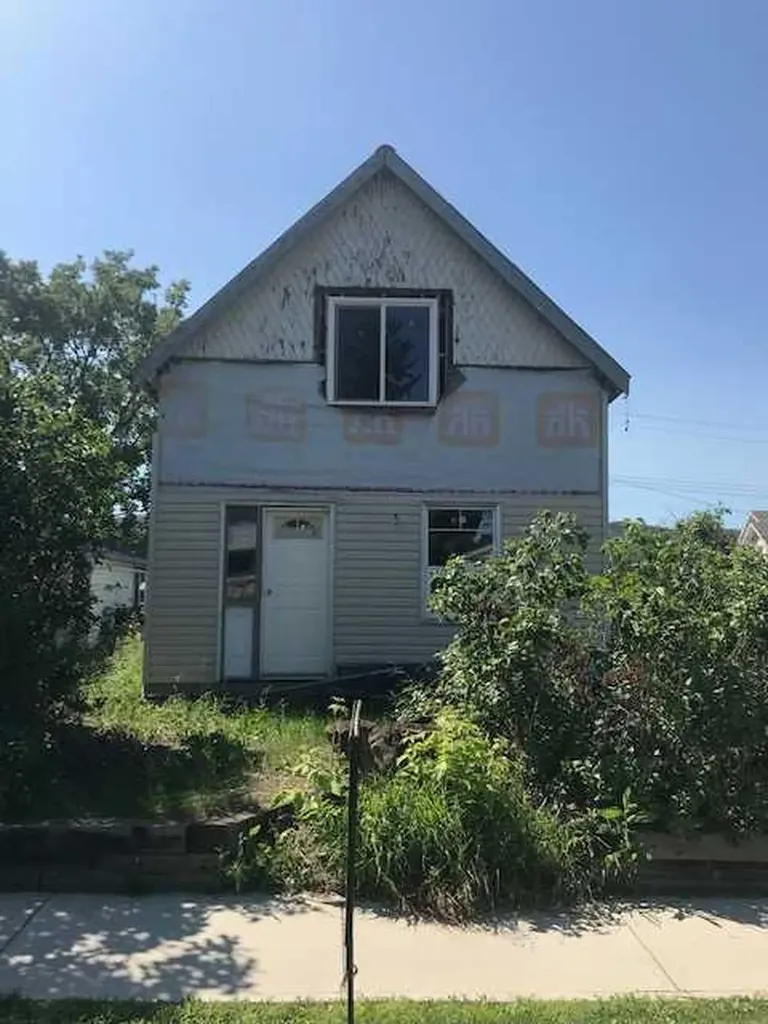 10306 101 Street Peace River AB T8S1K1