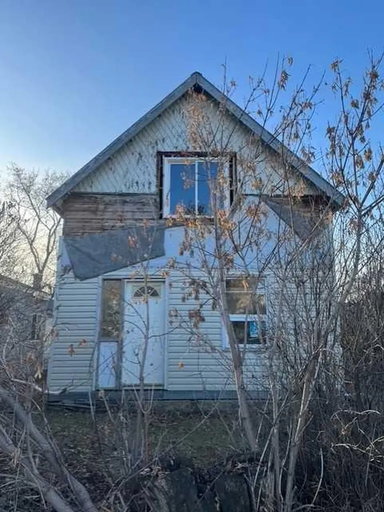 10306 101 Street Peace River AB T8S1K1