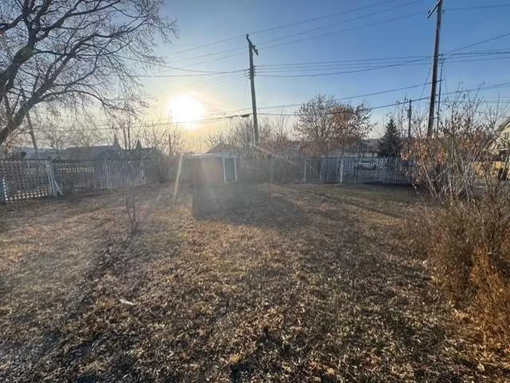 10306 101 Street Peace River AB T8S1K1