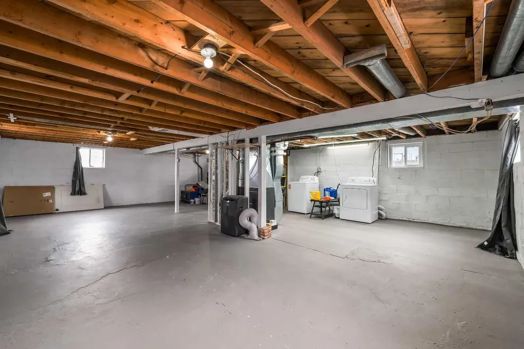 401 Broadway Avenue E Redcliff AB T0J2P0