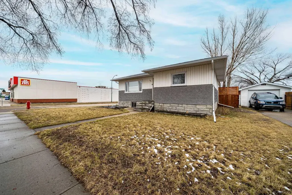 401 Broadway Avenue E Redcliff AB T0J2P0