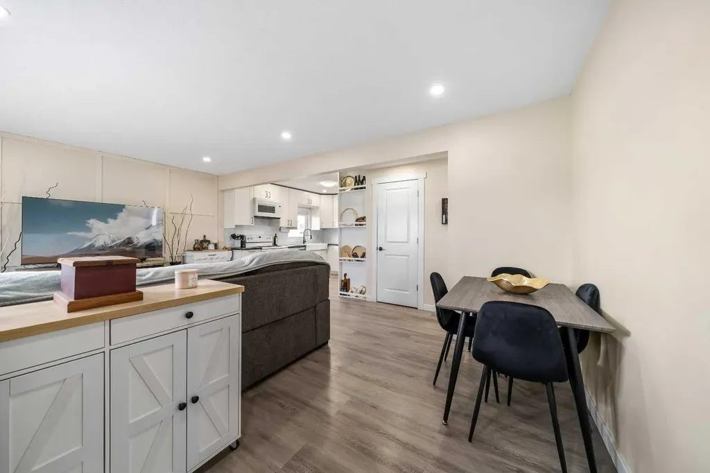 401 Broadway Avenue E Redcliff AB T0J2P0