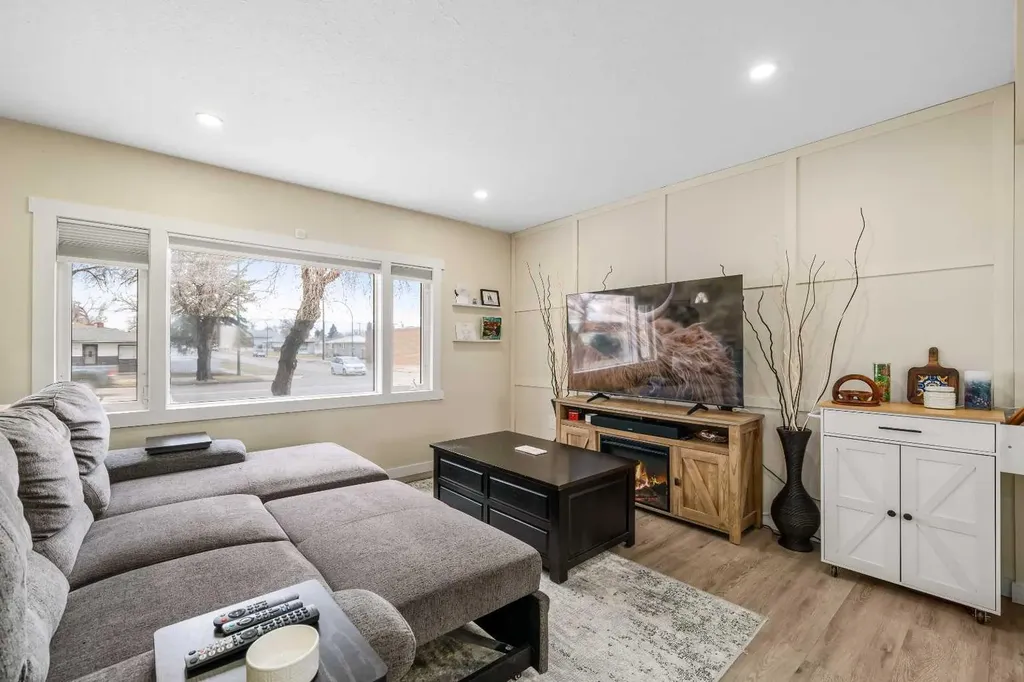 401 Broadway Avenue E Redcliff AB T0J2P0