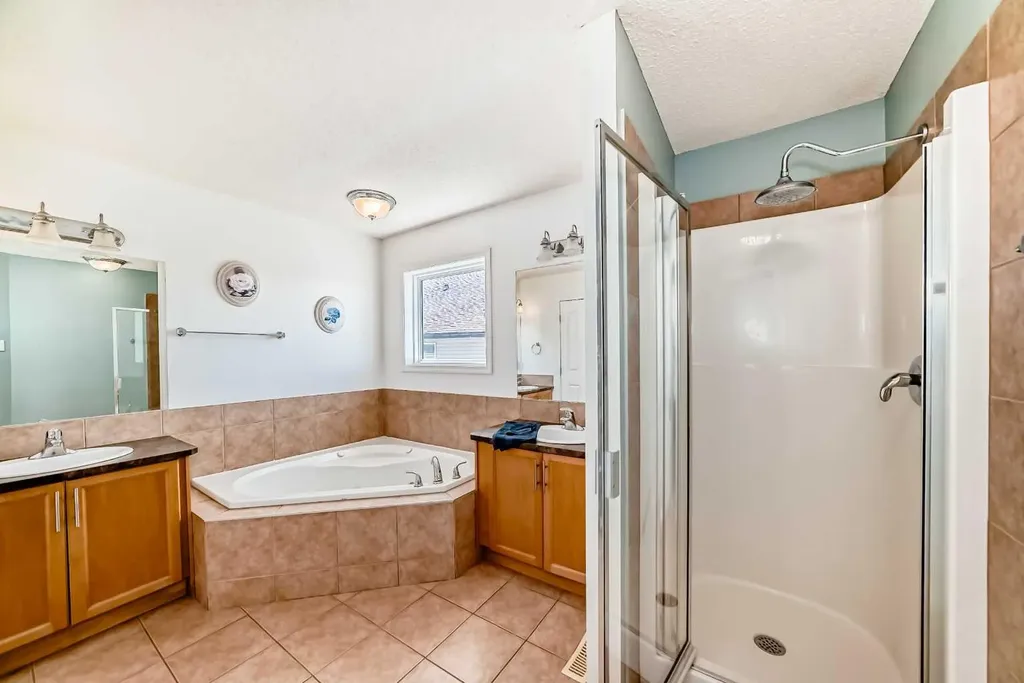 18 Wyndham Park View Carseland AB T0J 0M0