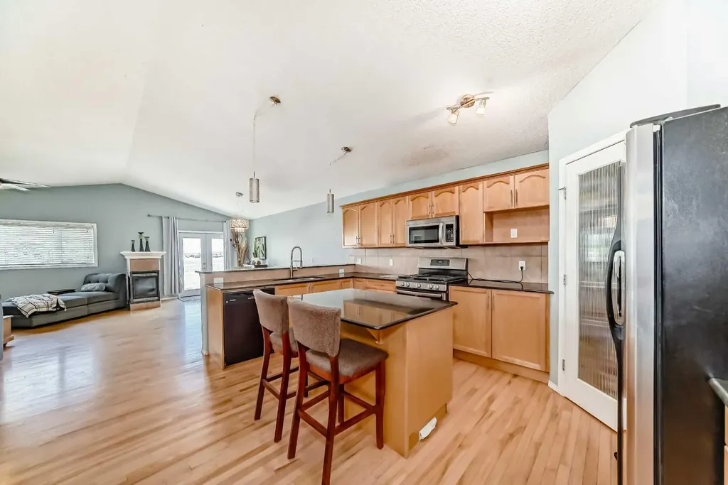 18 Wyndham Park View Carseland AB T0J 0M0