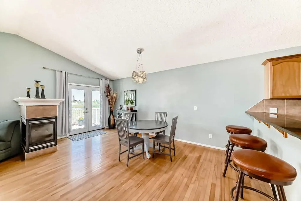 18 Wyndham Park View Carseland AB T0J 0M0