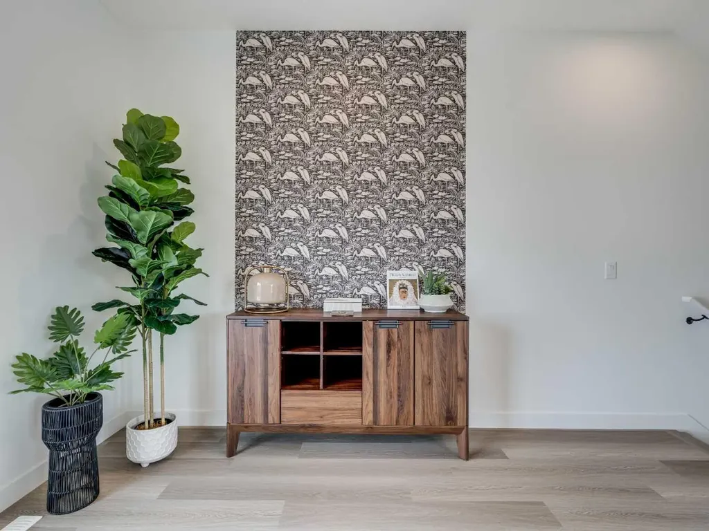 2231 81st Street SW Calgary AB T3H 3V8
