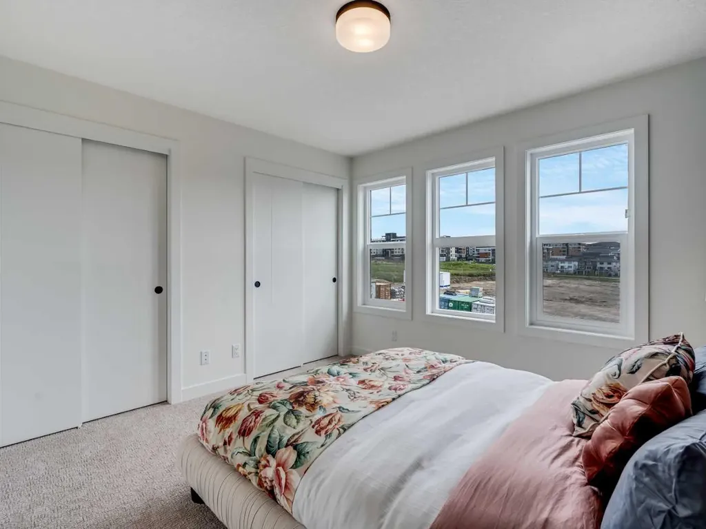 2231 81st Street SW Calgary AB T3H 3V8