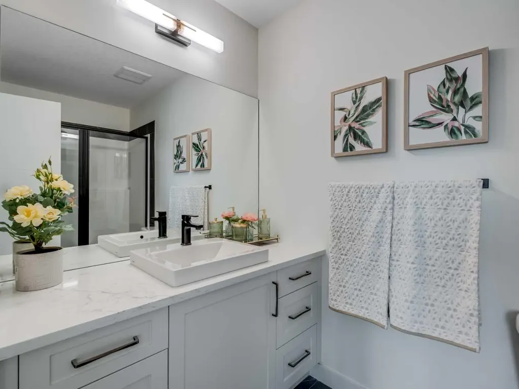2231 81st Street SW Calgary AB T3H 3V8