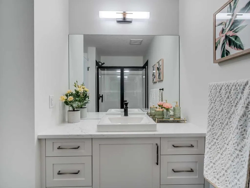 2231 81st Street SW Calgary AB T3H 3V8
