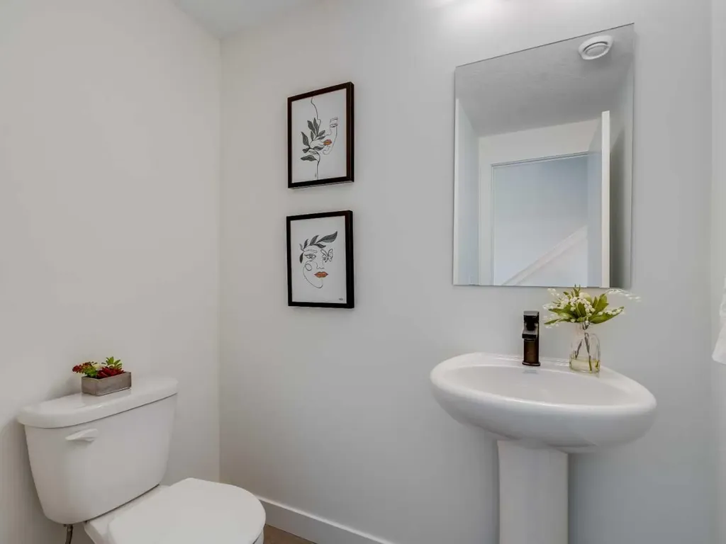 2231 81st Street SW Calgary AB T3H 3V8