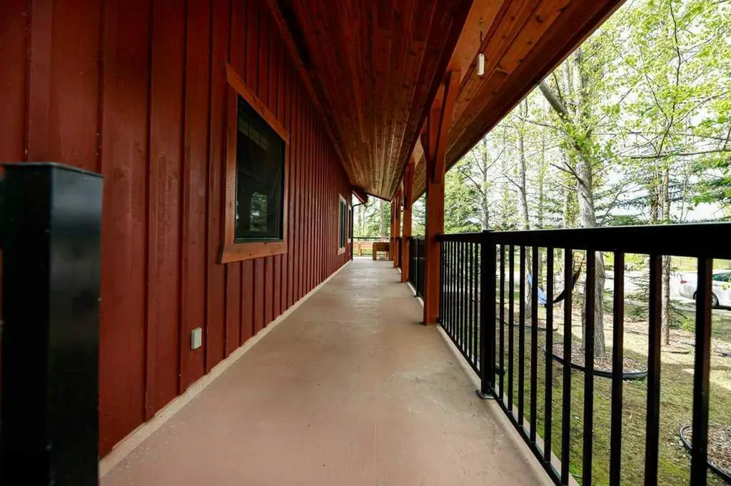 276 Canal Street Rural Ponoka County AB T0C 2J0
