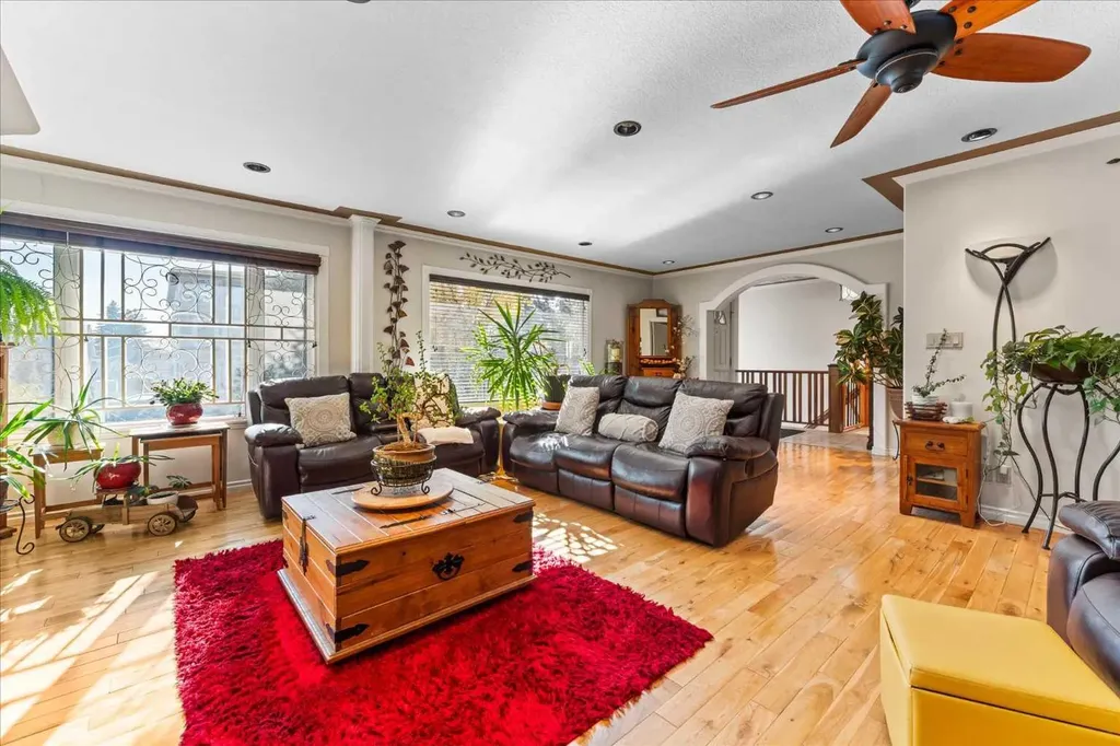11124 110a Avenue Edmonton AB T5H 1K1