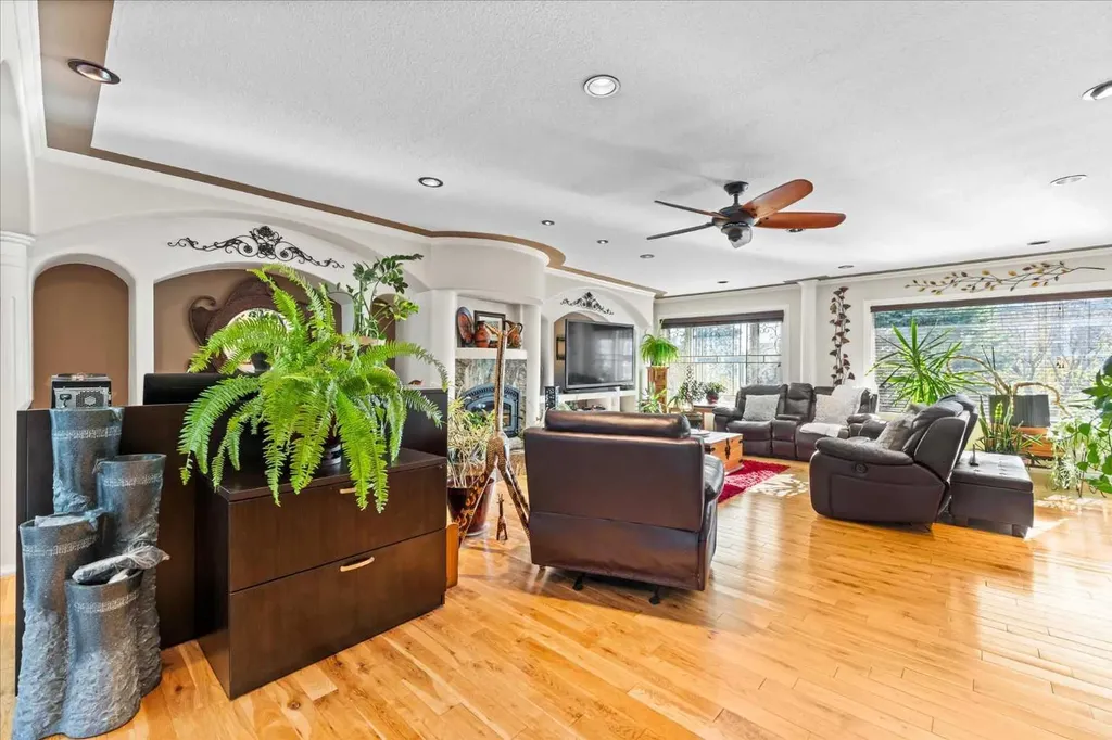 11124 110a Avenue Edmonton AB T5H 1K1