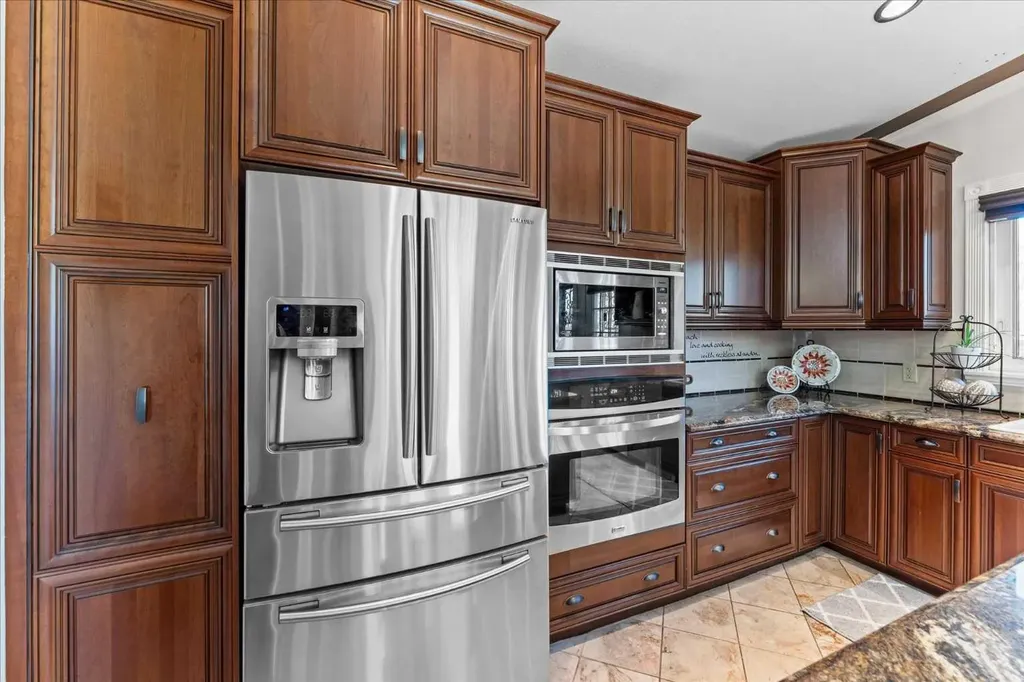 11124 110a Avenue Edmonton AB T5H 1K1