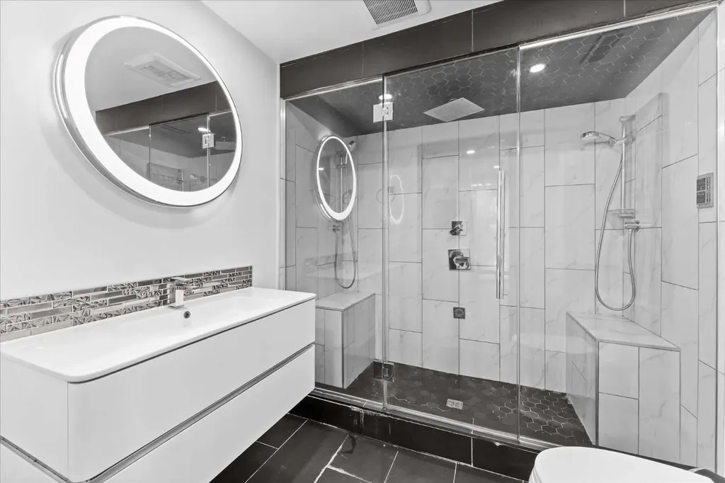 11124 110a Avenue Edmonton AB T5H 1K1