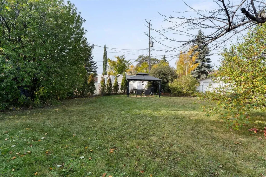11124 110a Avenue Edmonton AB T5H 1K1