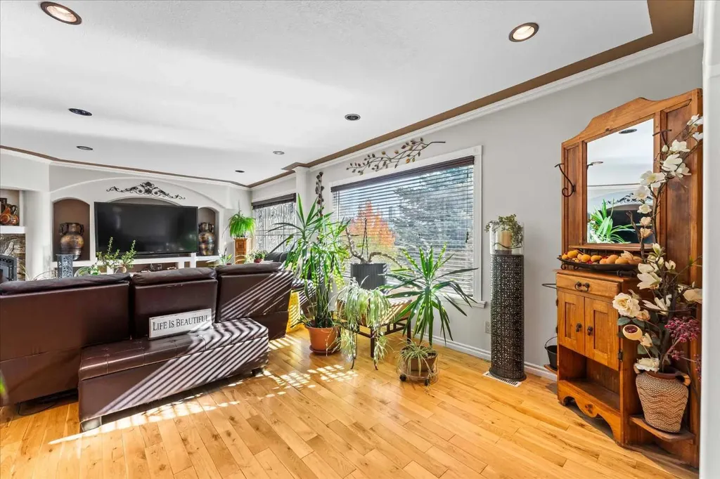 11124 110a Avenue Edmonton AB T5H 1K1