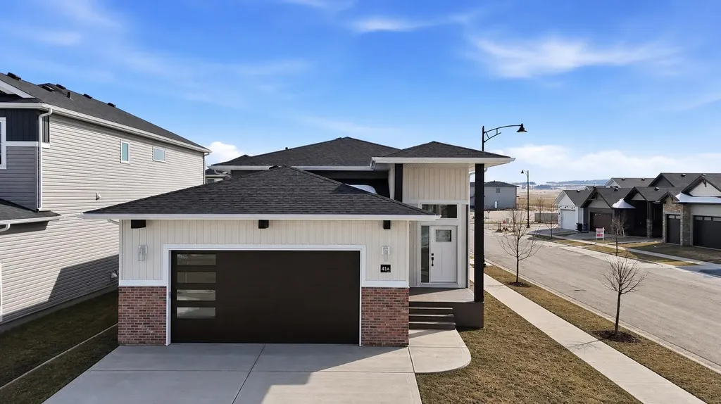 41 Emmett Crescent Red Deer AB T4P 3G8