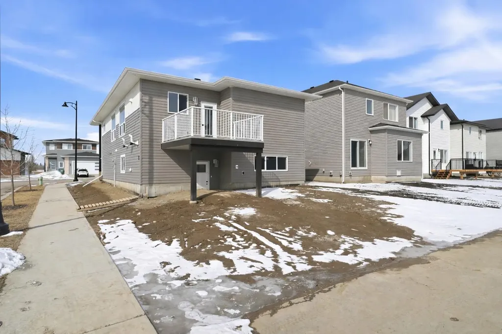 41 Emmett Crescent Red Deer AB T4P 3G8