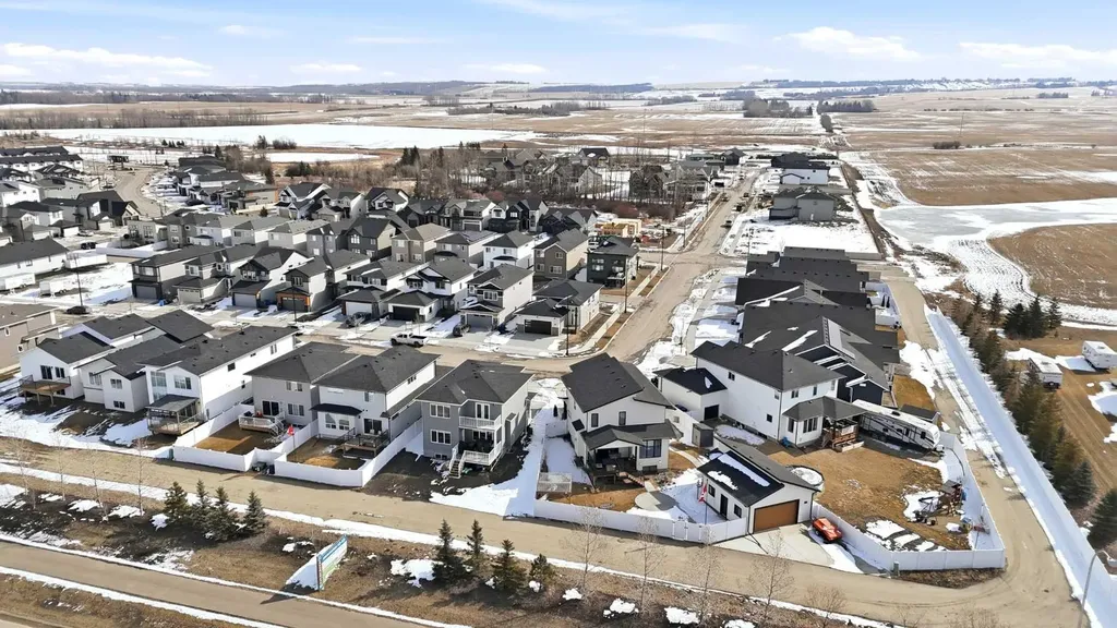 41 Emmett Crescent Red Deer AB T4P 3G8