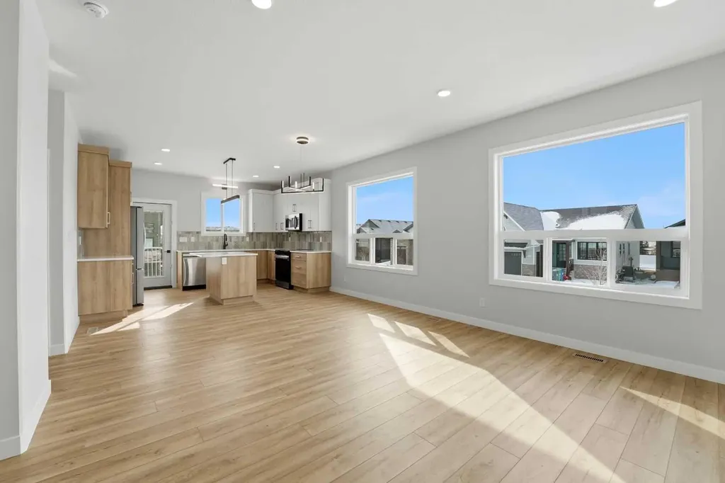 41 Emmett Crescent Red Deer AB T4P 3G8