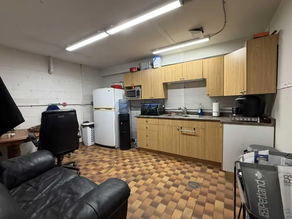 9917 112 Avenue Grande Prairie AB T8X 1V5