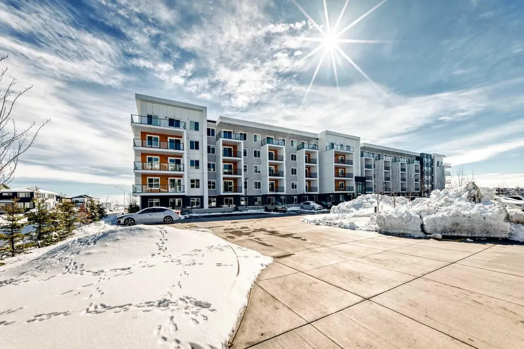 63 Corner Glen Crescent NE Calgary AB T3N 1H4