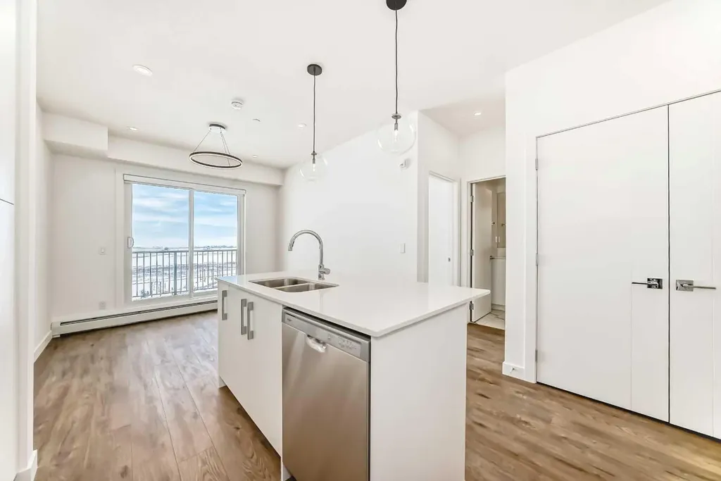63 Corner Glen Crescent NE Calgary AB T3N 1H4