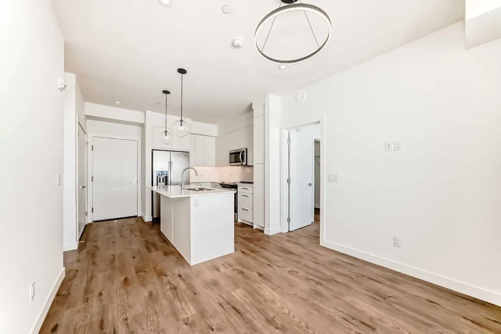 63 Corner Glen Crescent NE Calgary AB T3N 1H4
