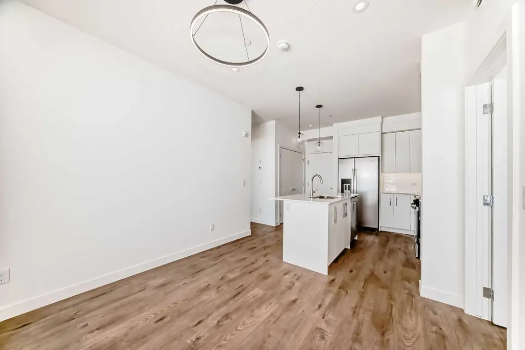 63 Corner Glen Crescent NE Calgary AB T3N 1H4