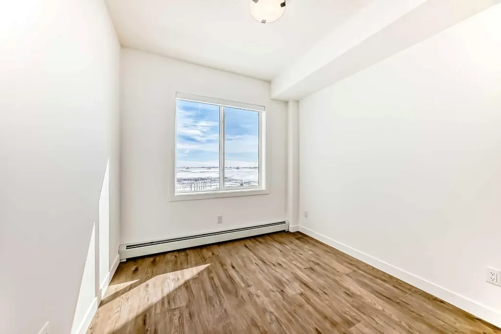 63 Corner Glen Crescent NE Calgary AB T3N 1H4