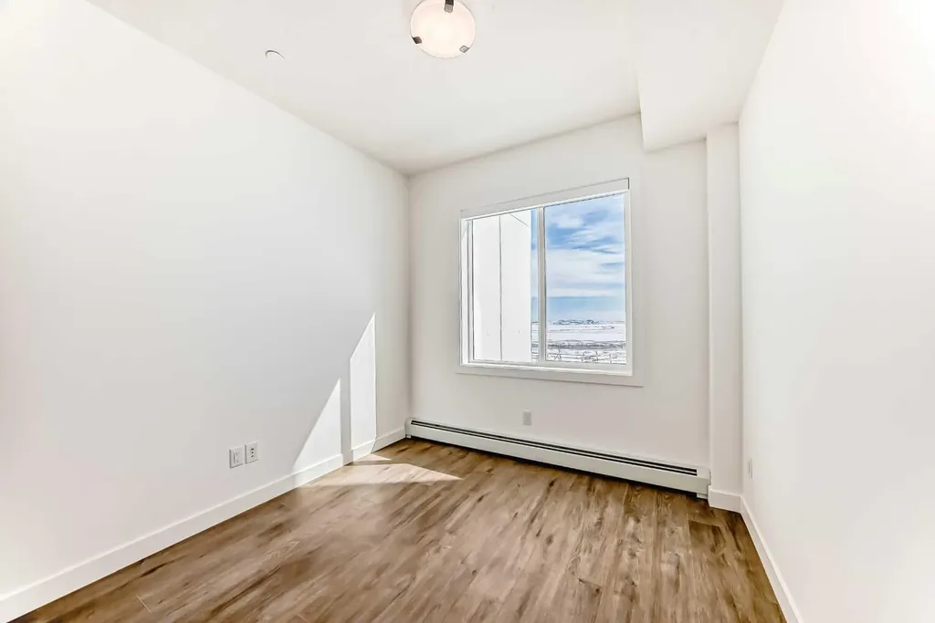 63 Corner Glen Crescent NE Calgary AB T3N 1H4