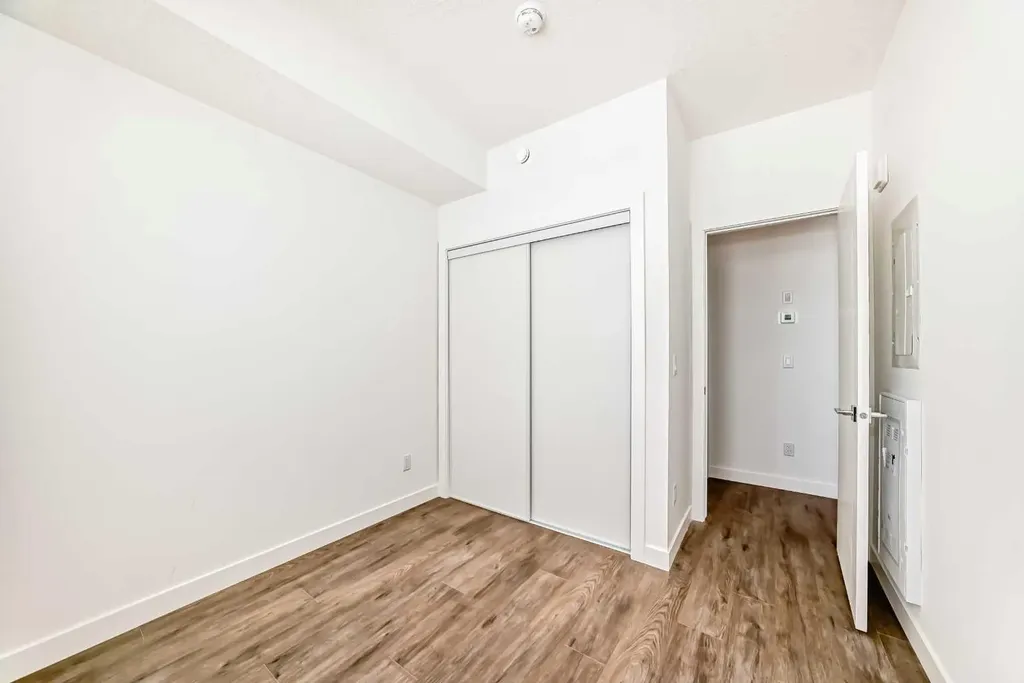 63 Corner Glen Crescent NE Calgary AB T3N 1H4