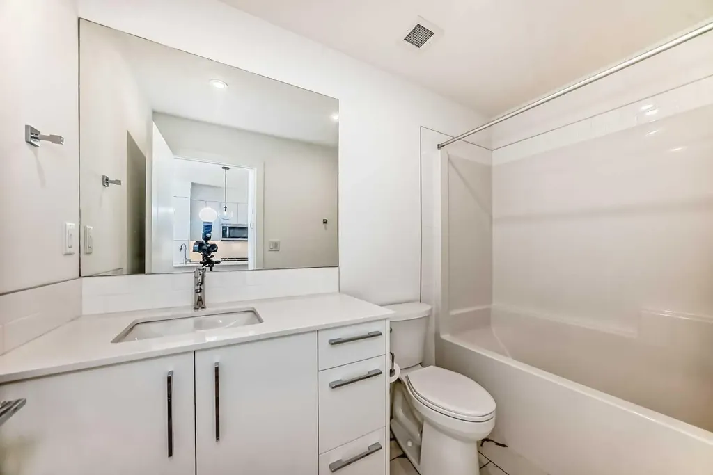 63 Corner Glen Crescent NE Calgary AB T3N 1H4