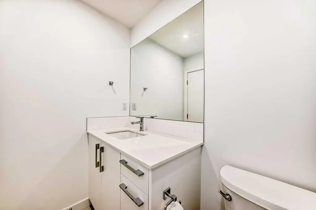 63 Corner Glen Crescent NE Calgary AB T3N 1H4