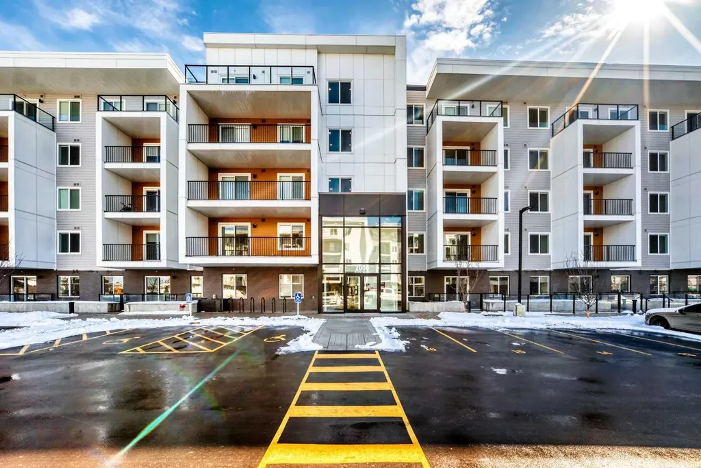 63 Corner Glen Crescent NE Calgary AB T3N 1H4