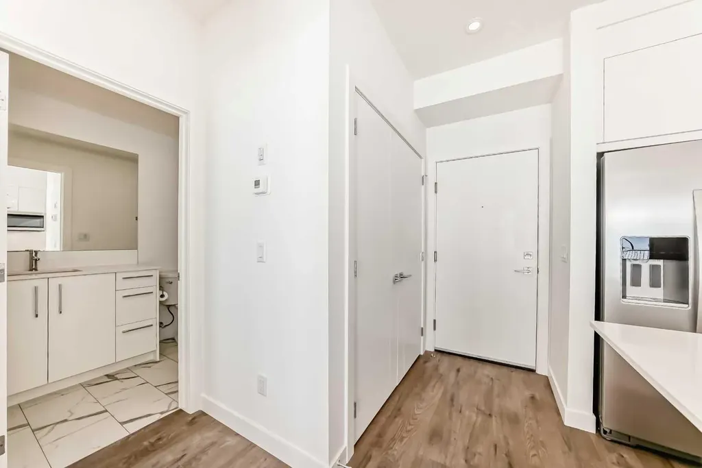 63 Corner Glen Crescent NE Calgary AB T3N 1H4